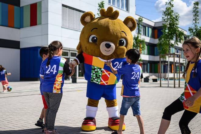Das Maskottchen für Fussball-EM 2024 ist bislang noch ohne Namen.