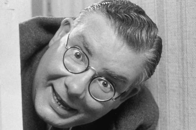 Malcolm Mowbray wurde vor allem aufgrund der 80er-Jahre-Komödie «Magere Zeiten - Der Film mit dem Schwein» bekannt.