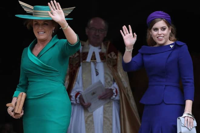 Sarah Ferguson (l.) richtet auf Instagram rührende Zeilen an ihre Tochter Beatrice.