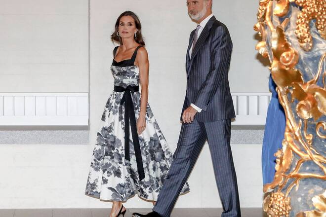Königin Letizia und König Felipe VI. von Spanien besuchen die Eröffnung einer Galerie in Madrid.
