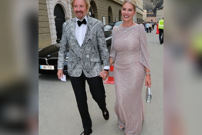 Seit 2019 ist Thomas Gottschalk offiziell mit Karina Mross zusammen.