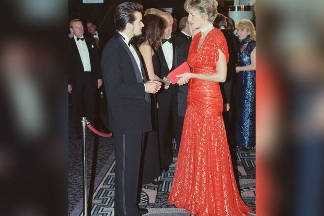 Prinzessin Diana bei der Premiere von «Hot Shots!» 1991 im Odeon Leicester Square in London - hier im Gespräch mit Hauptdarsteller Charlie Sheen.