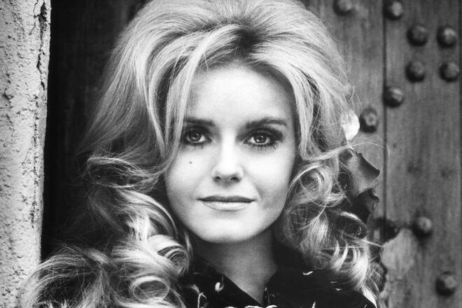 Sharon Farrell in «Der Gauner».