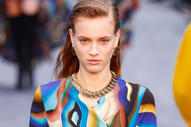 Psychedelic Prints sind 2023 einer der grossen Mode-Trends des Spätsommers.