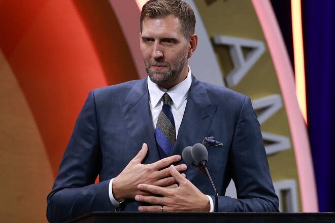 Dirk Nowitzki war bei seiner Rede sichtlich berührt.