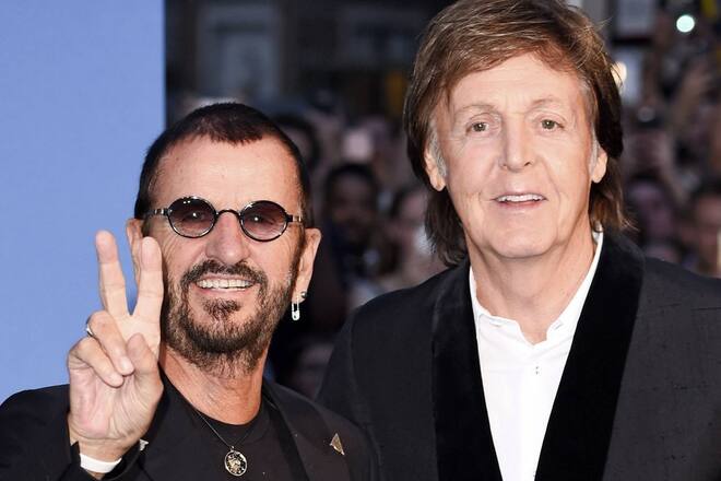 Ringo Starr und Paul McCartney (r.) gemeinsam auf dem roten Teppich.