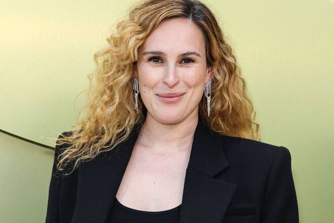 Rumer Willis ist die älteste Tochter von Bruce Willis und Demi Moore. Im April wurden sie und ihr Freund Derek Richard Thomas Eltern von Baby Louetta.