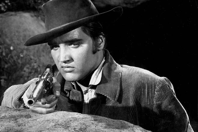 Waffennarr Elvis Presley, hier in dem Film «Flammender Stern».
