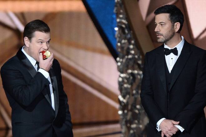 Spielerische Rivalen: Matt Damon (l.) und Jimmy Kimmel, hier bei der Emmy-Verleihung 2016.