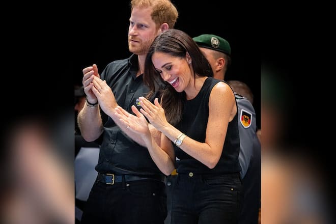 Prinz Harry und Herzogin Meghan während des Finals der Rollstuhl-Basketballerin bei den diesjährigen Invictus Games in Düsseldorf.