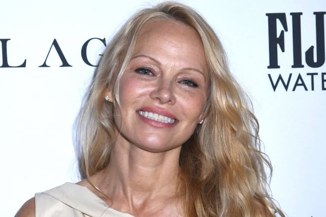 Pamela Anderson ist derzeit glücklicher Single.