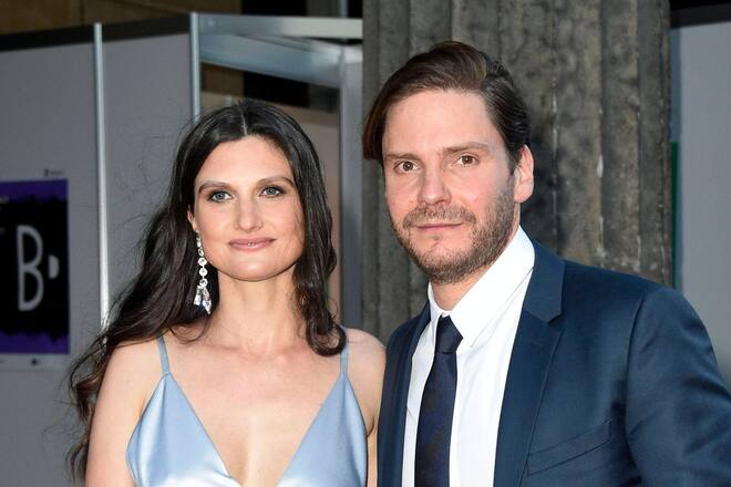 Felicitas Rombold und Daniel Brühl sind seit 2010 zusammen und haben zwei Söhne. Die Familie lebt in Spanien.
