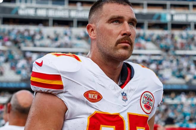 Ist er der neue Mann an der Seite von Taylor Swift? NFL-Star Travis Kelce steht gerade im Fokus der Öffentlichkeit.