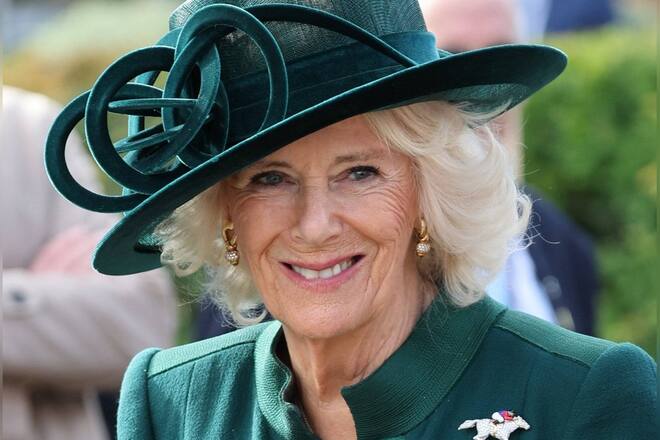 Königin Camilla strahlt in Ascot.