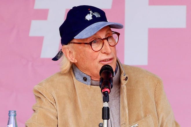 Auch Otto Waalkes muss sich der Kritik stellen.