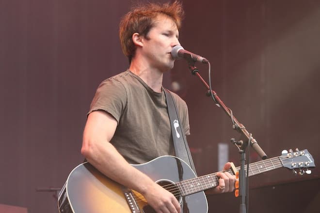 James Blunt veröffentlicht Ende Oktober zum einen ein Buch über sein Leben, zum anderen ein neues Album mit dem Titel «Who We Used to Be».