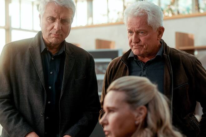 Udo Wachtveitl (l.) mit seinem langjährigen Partner Miroslav Nemec und Veronica Ferres im «Tatort: Königinnen».
