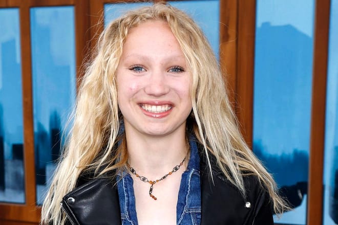 Helena Zengel hat gut lachen: Mit 15 Jahren kann sie sich vor Filmangeboten kaum retten. Bald will sich die Schülerin ganz auf die Schauspielkarriere konzentrieren.