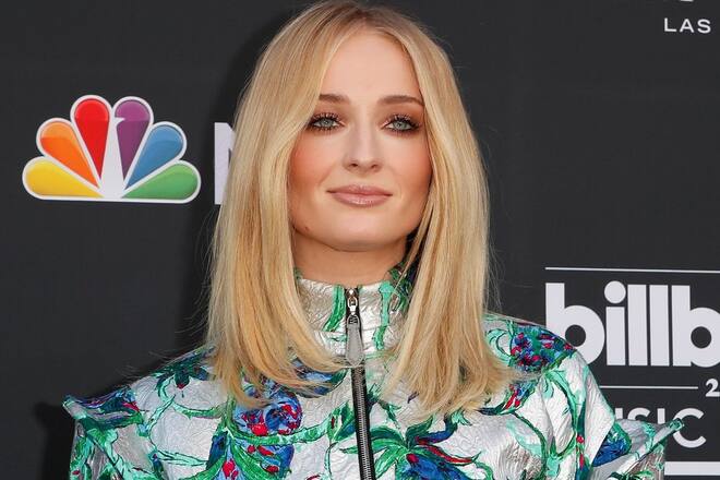 Sophie Turner hat sich offenbar auf einen neuen Mann eingelassen.