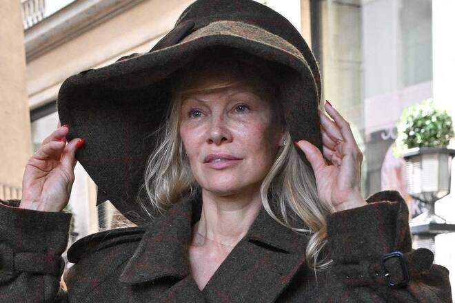 Pamela Anderson zeigte sich bei der diesjährigen Fashion Week in Paris ohne Make-up.