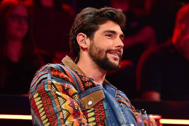Alvaro Soler bereichert in der neuen «The Masked Singer»-Staffel das Rateteam.