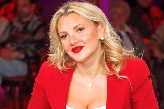 Evelyn Burdecki hat noch nicht den richtigen Partner für eine Familie gefunden. Deshalb könnte sie sich einen Alleingang vorstellen.