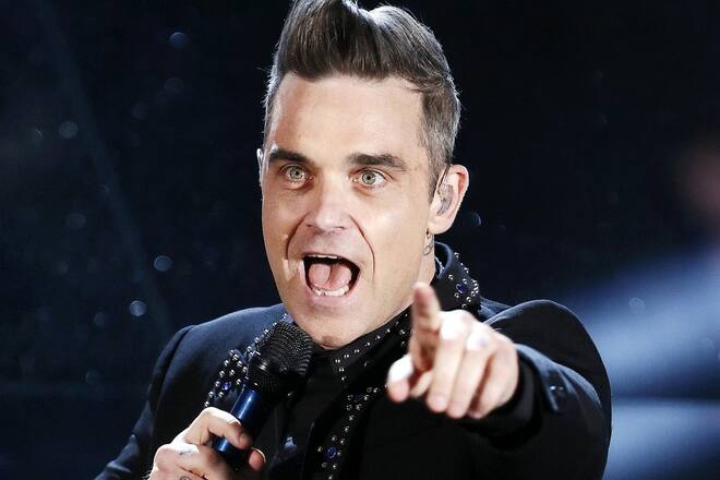 Während eines Konzerts von Robbie Williams verletzte sich ein Fan schwer - jetzt starb die Frau im Krankenhaus.
