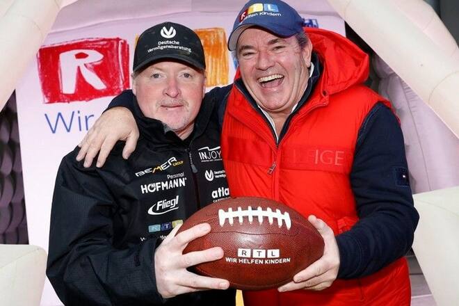 Joey Kelly und RTL-Charity-Gesamtleiter Wolfram Kons.