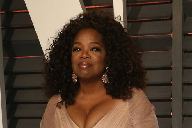 Bei Oprah Winfrey wurden 2021 zwei Knieoperationen nötig.