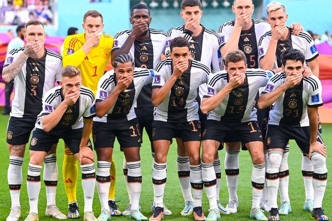 Die DFB-Stars auf dem Teamfoto vor dem Spiel gegen Japan.