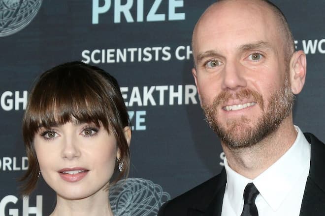 Lily Collins und Charlie McDowell sind seit 2020 verlobt und seit 2021 verheiratet.