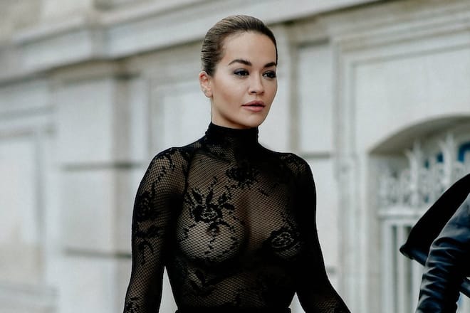 Ein Hauch von Nichts: Rita Ora schritt selbstbewusst durch Paris.