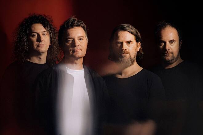 Sebastian und Sascha Madsen (Mitte) sprechen über ihr neues Madsen-Album «Hollywood».