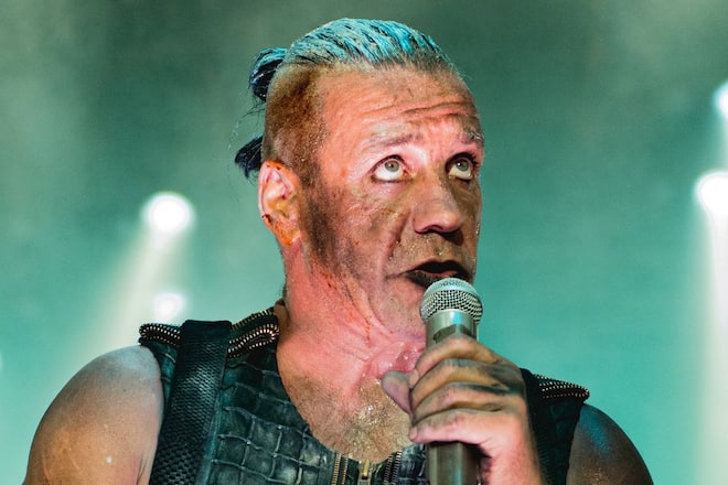Till Lindemann während eines Auftritts mit Rammstein im Jahr 2017.