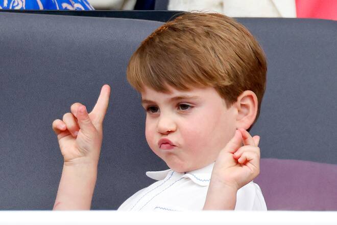 Prinz Louis macht Faxen