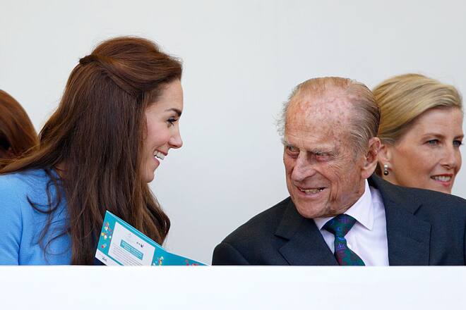 LONDON, UNITED KINGDOM - JUNE 12: (EMBARGOED FOR PUBLICATION IN UK NEWSPAPERS UNTIL 48 HOURS AFTER CREATE DATE AND TIME) Catherine, Duchess of Cambridge and Prince Philip, Duke of Edinburgh watch a carnival parade as they attend 'The Patron's Lunch' celebrations to mark Queen Elizabeth II's 90th birthday on The Mall on June 12, 2016 in London, England. (Photo by Max Mumby/Indigo/Getty Images)