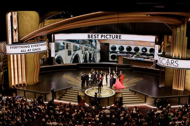 «Everything Everywhere All at Once» gewinnt den Oscar für «Bester Film» 2023.