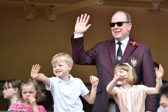 Fürst Albert von Monaco mit Prinz Jacques und Prinzessin Gabriella