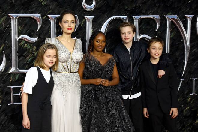Angelina Jolie mit ihren Kindern