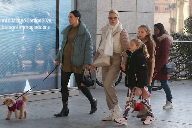 MILAN, ITALY - FEBRUARY 11: (ITALY OUT) Michelle Hunziker is seen with daughters Aurora Ramazzotti, Sole Trussardi and Celeste Trussardi on February 11, 2023 in Milan, Italy. (Photo by Robino Salvatore/Getty Images)