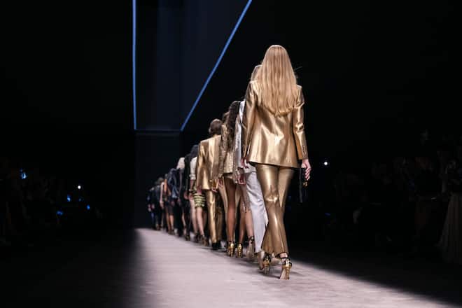MILAN, ITALY - SEPTEMBER 21: Models walk the runway at the Tom Ford fashion show during the Milan Fashion Week Womenswear Spring/Summer 2024 on September 21, 2023 in Milan, Italy. (Photo by Justin Shin/Getty Images)