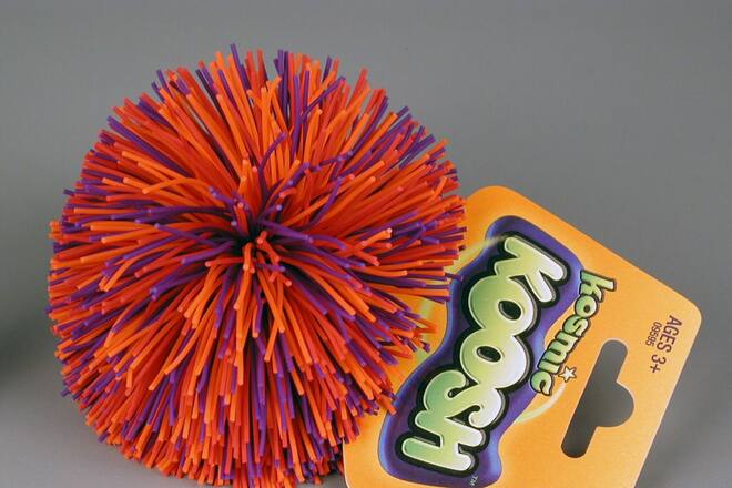 Spielzeug 80er 90er Kindheitserinnerungen Furby, Barbie, Slimey