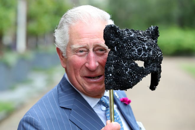 Wie hier zu sehen leidet König Charles phasenweise an einer erhöhten Rötung des Gesichts aufgrund seiner Erkrankung Rosazea.