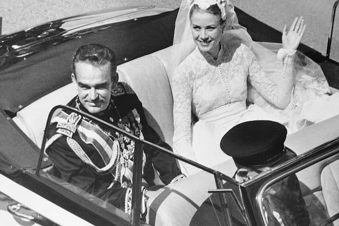 Grace Kelly und Fürst Rainier an ihrem Hochzeitstag.
