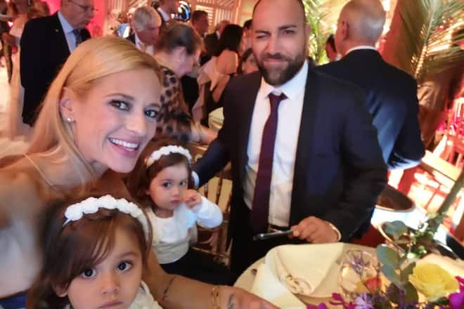 Christa Rigozzi und Giovanni Marchese mit den Zwillingen