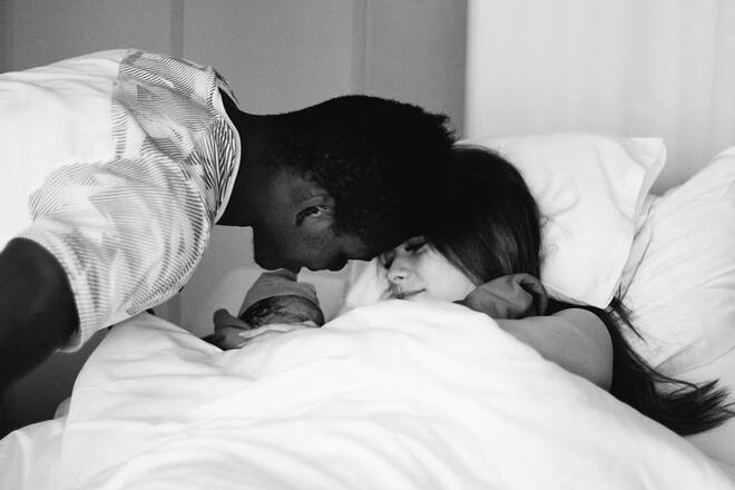 Breel Embolo zweites Kind Geburt Sohn Clay Enzo