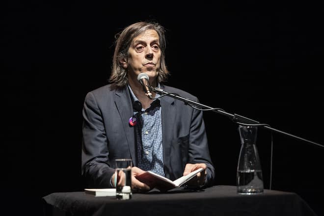 Der Schweizer Schriftsteller und Kolumnist Pedro Lenz anlaeslich des 35. Luzerner Literaturfest vom Samstag, 16. Maerz 2019 im Theater Pavillon in Luzern. (KEYSTONE/Urs Flueeler)