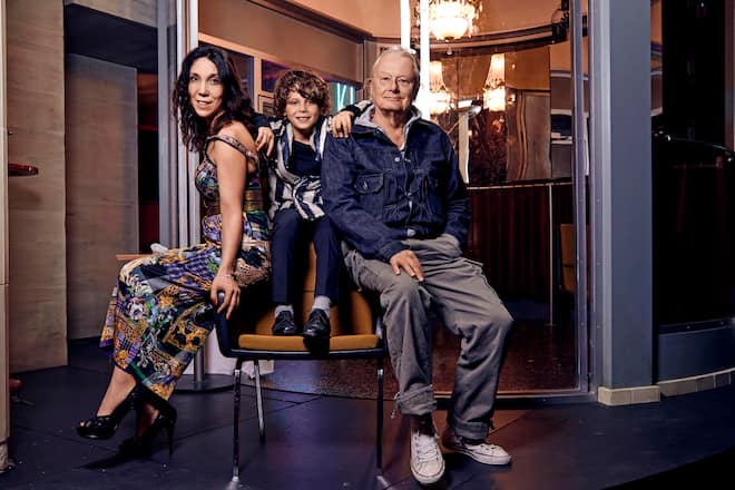 Frank Castorf mit Ex Freundin Irina Kastrinidis und Sohn Mikis 2019