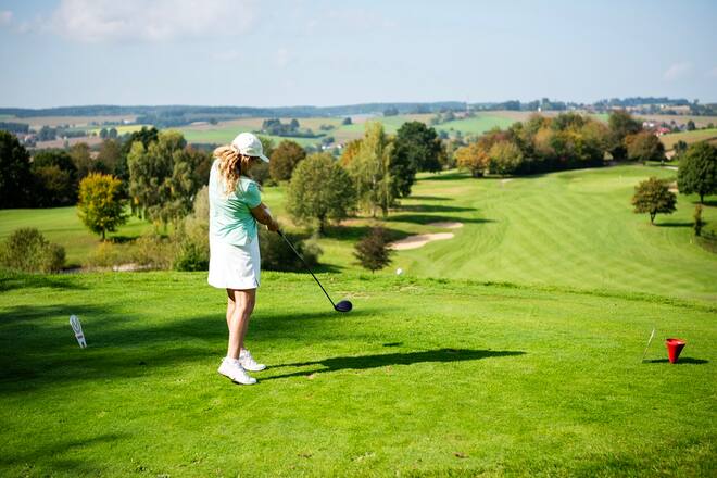 Tee-off! Die Teilnehmenden spielen auf vier erstklassigen Plätzen um die «Excellence Golf Trophy».