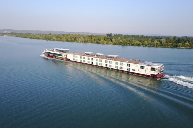 Die «Rhône» auf der Rhone. Ein elegantes Flussschiff für 140 Gäste. Schweizer Reederei!